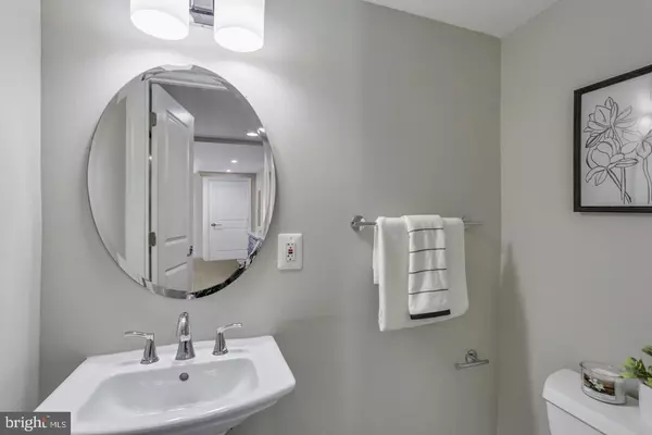 Washington, DC 20002,315 T ST NE #1