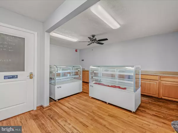 Paw Paw, WV 25434,685 HENRY W MILLER BLVD