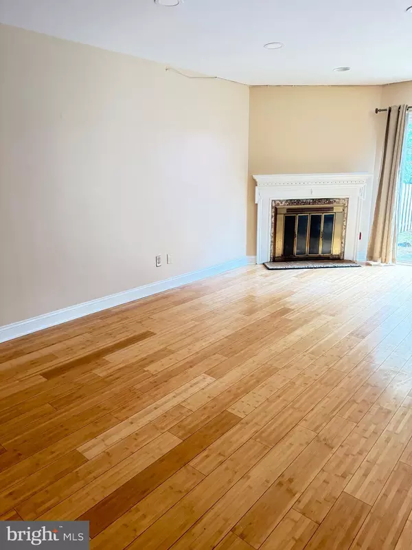 Lumberton, NJ 08048,4 SAFFRON DR