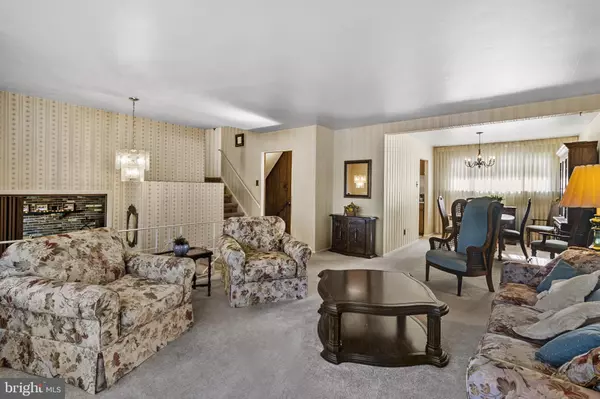 Delran, NJ 08075,60 NOTRE DAME DR