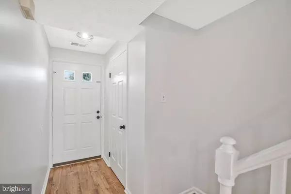 Lorton, VA 22079,8549 BLUE ROCK LN