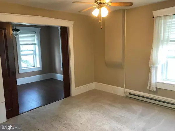 Leola, PA 17540,446 E MAIN ST