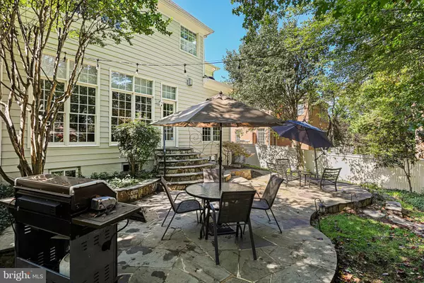 Fairfax, VA 22030,3831 FARRCROFT DR