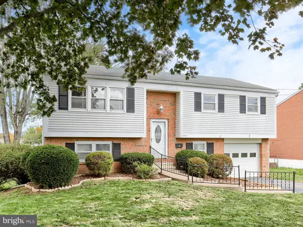 Mechanicsburg, PA 17055,7 E WOODLAND DRIVE