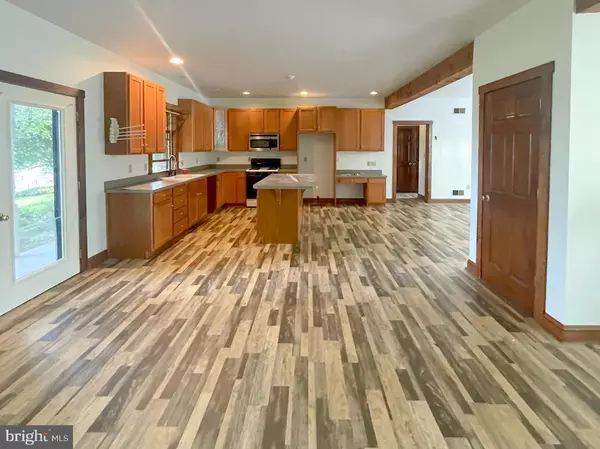 Ronks, PA 17572,279 ESBENSHADE RD