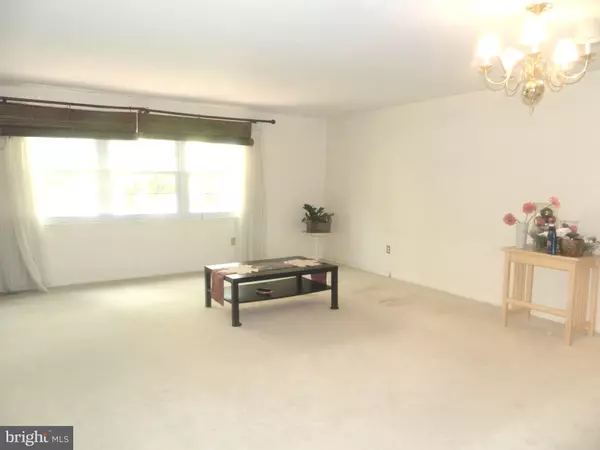 Towson, MD 21204,17 THEO LN #17