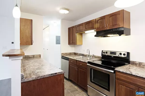 Charlottesville, VA 22903,1800 JEFFERSON PARK AVE #302