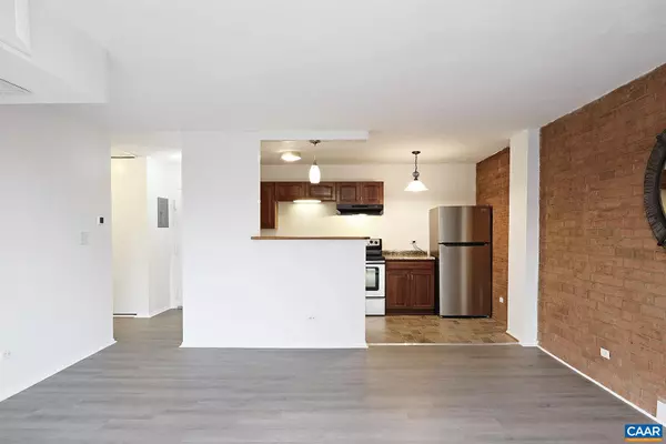 Charlottesville, VA 22903,1800 JEFFERSON PARK AVE #302