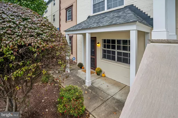 Beltsville, MD 20705,4421 ROMLON ST #1