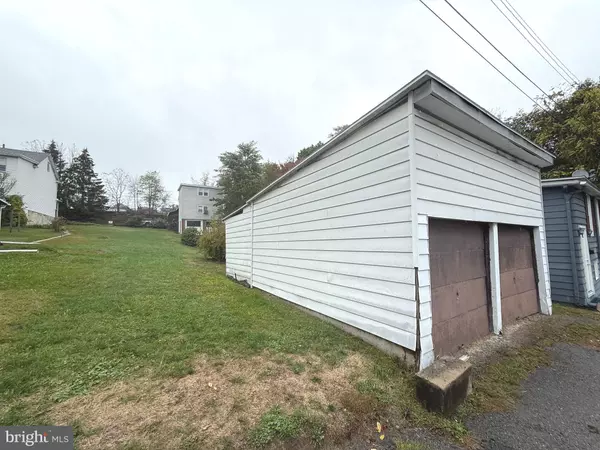 Tamaqua, PA 18252,446 BIDDLE ST