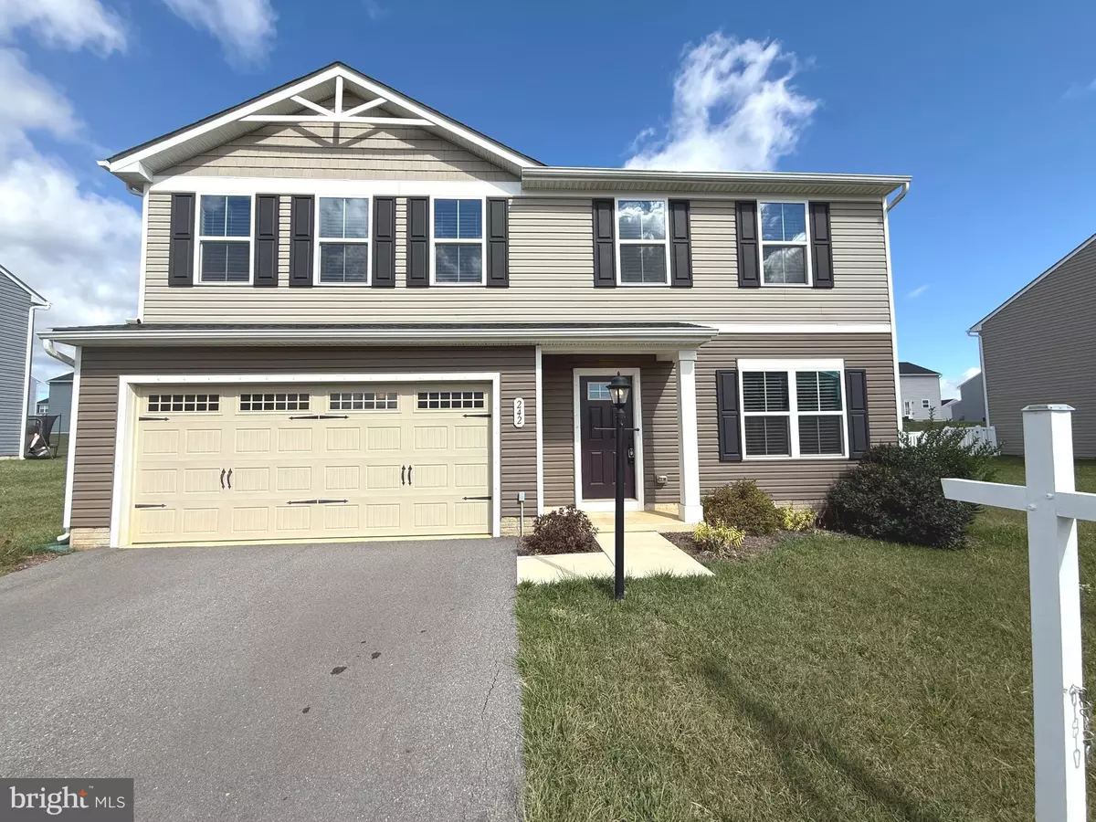 Hedgesville, WV 25427,242 OTERO LN