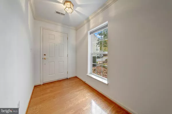 Ashburn, VA 20147,44248 SUSCON SQ