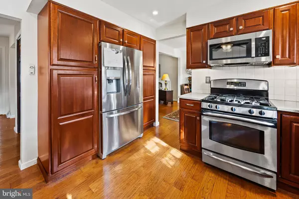 Vineland, NJ 08361,3327 DOVE CT