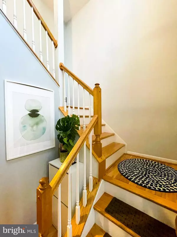 Montgomery Village, MD 20886,10204 CRESTED IRIS DR