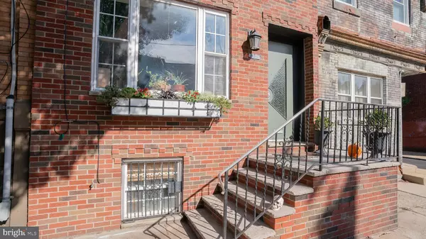 Philadelphia, PA 19148,1329 W PORTER ST