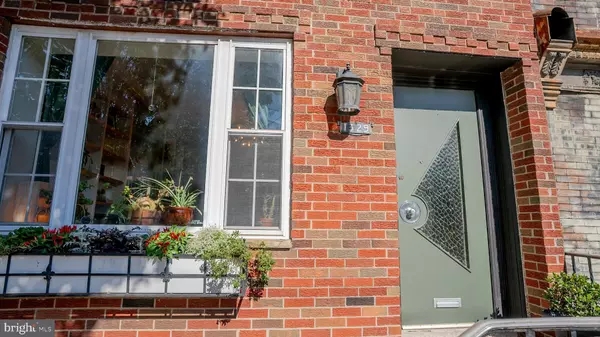 Philadelphia, PA 19148,1329 W PORTER ST