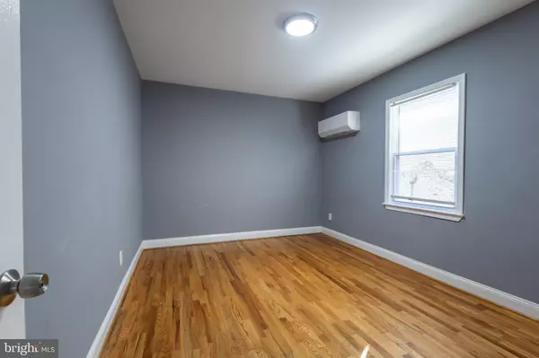 Washington, DC 20020,2204 16TH ST SE #2