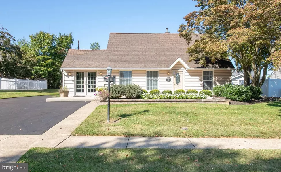 7 CANAL RD, Levittown, PA 19057