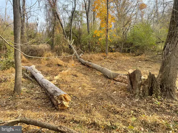 Phoenixville, PA 19460,17 CROMBY RD