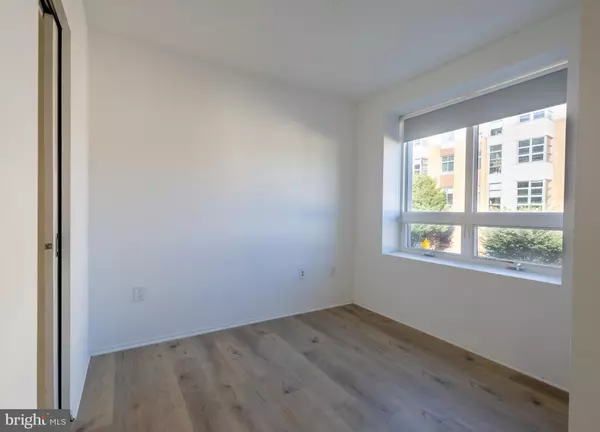 Washington, DC 20009,2422 17TH ST NW #201