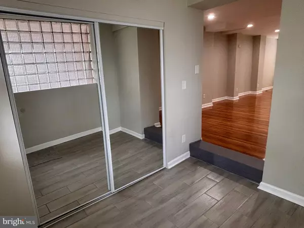 Philadelphia, PA 19119,366 E UPSAL ST