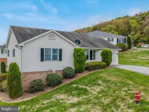 Berkeley Springs, WV 25411,73 GARDEN DR