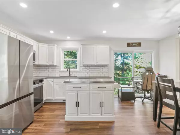 Berkeley Springs, WV 25411,957 LONGVIEW DR