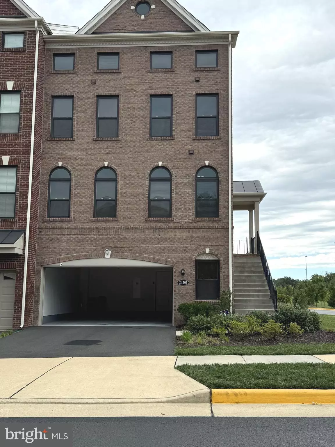 Ashburn, VA 20148,22461 WINDSOR LOCKS SQ