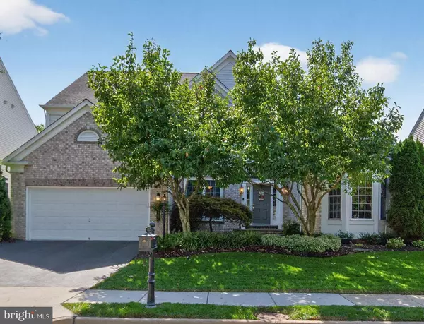 8157 AMERICAN HOLLY RD, Lorton, VA 22079