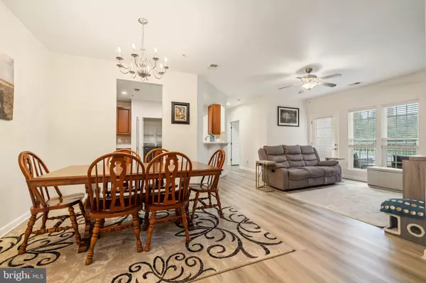 Abingdon, MD 21009,300 LOTHIAN WAY #202