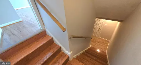 Fairfax, VA 22032,5510 LA CROSS CT.