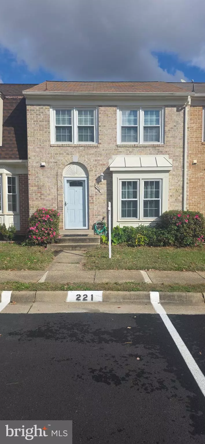 Fairfax, VA 22032,5510 LA CROSS CT.