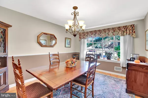 Ewing, NJ 08628,4 WESTWOOD DR