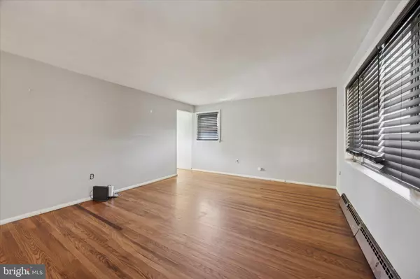 Aston, PA 19014,2105 N BENT LN