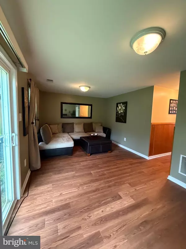 Vineland, NJ 08361,2102 E OAK RD #M4