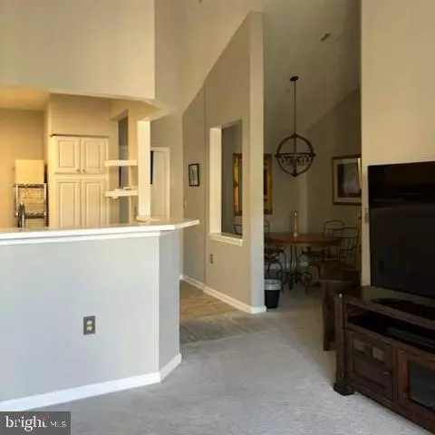 Herndon, VA 20170,12913 ALTON SQ #405