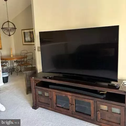 Herndon, VA 20170,12913 ALTON SQ #405