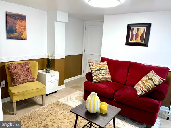 Hyattsville, MD 20784,6906 PARKWOOD ST #C