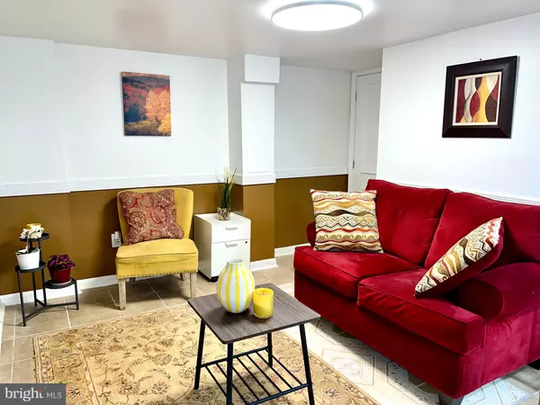 Hyattsville, MD 20784,6906 PARKWOOD ST #C