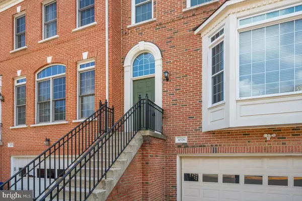 Fairfax, VA 22033,4576 FAIR VALLEY DR