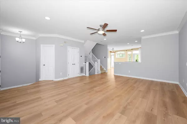 Fairfax, VA 22033,4576 FAIR VALLEY DR