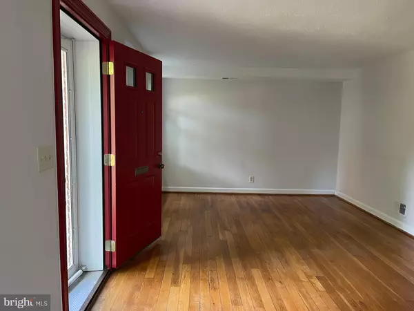 Arlington, VA 22206,2927 S DINWIDDIE ST