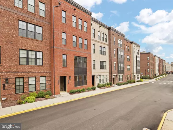 Mclean, VA 22102,7552 SAWYER FARM WAY #1405