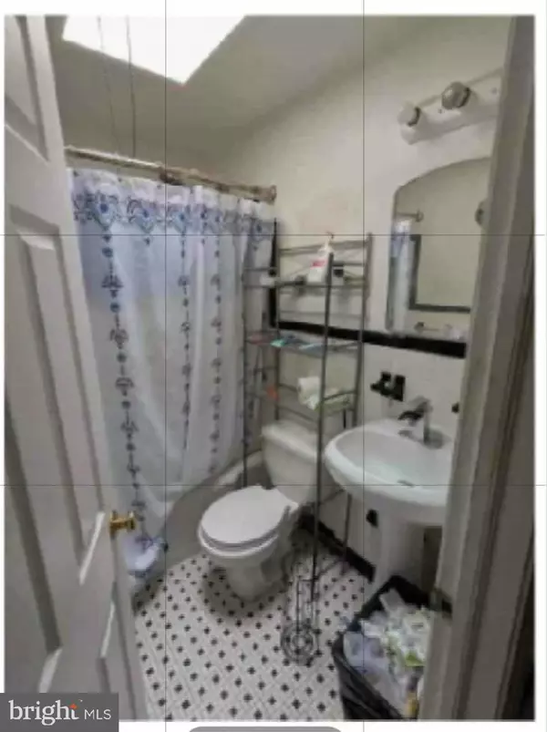 Upper Darby, PA 19082,423 ARLINGTON AVE