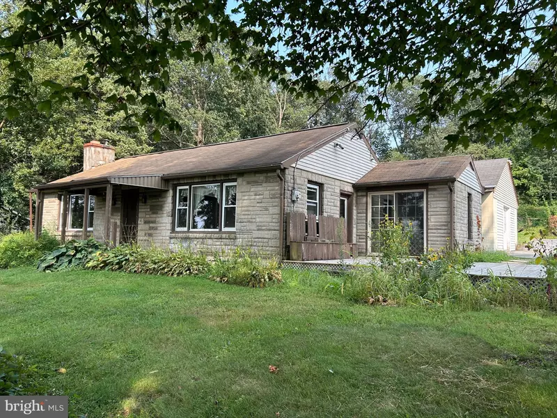 379 KENEAGY HILL RD, Ronks, PA 17572