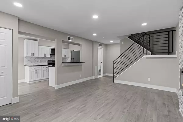 Philadelphia, PA 19128,9001 RIDGE AVE #14