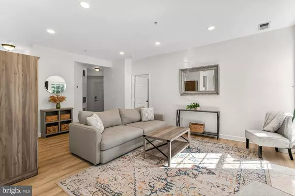 Alexandria, VA 22310,5963 FOUNDERS HILL DR #101