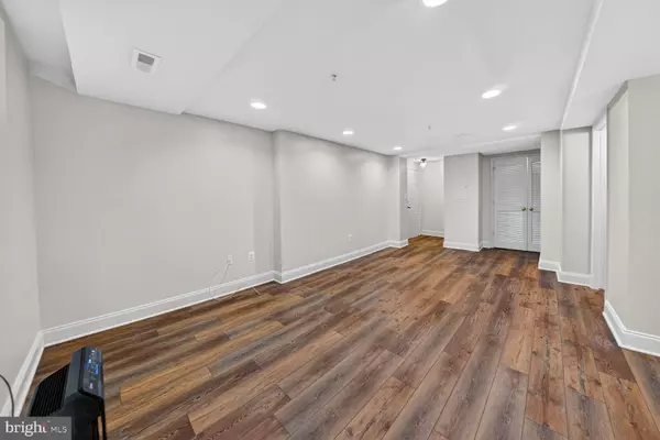 Washington, DC 20011,5407 9TH ST NW #8