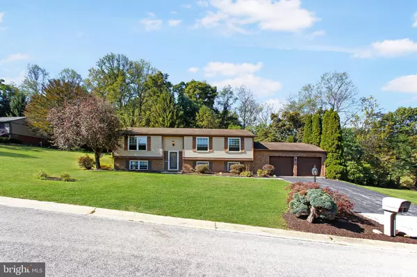 15 ORCHARD DR, Hanover, PA 17331