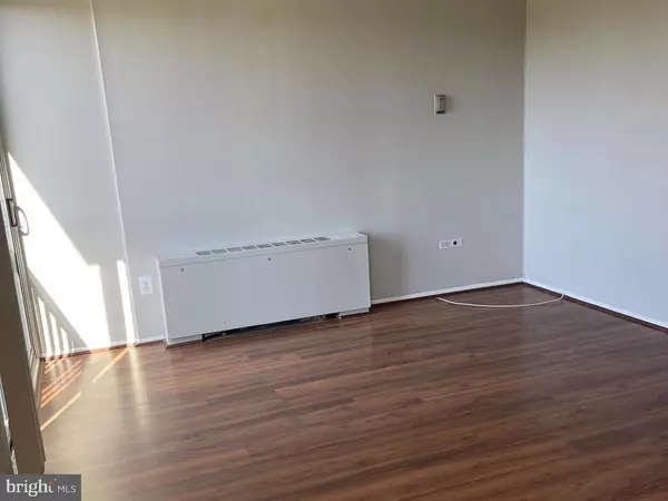 Arlington, VA 22204,4600 S FOUR MILE RUN DR #610